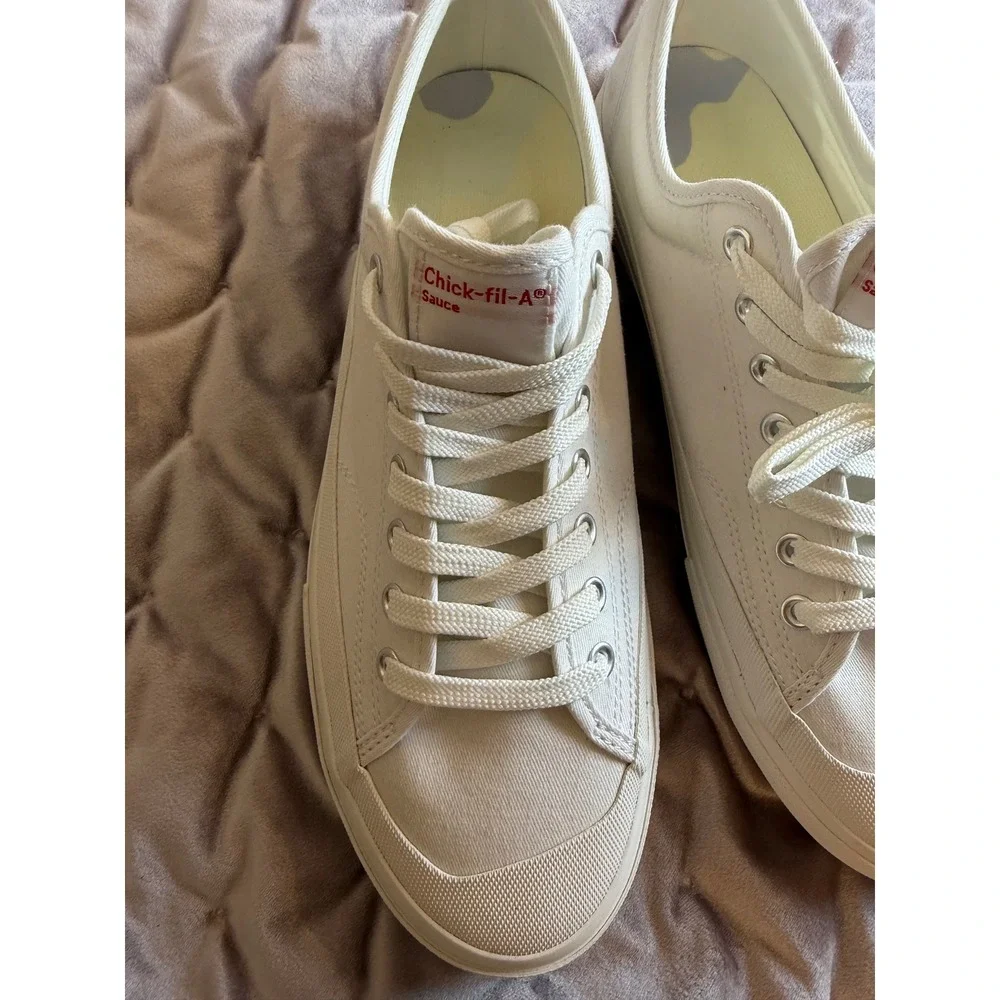 Chick-fil-A Sauce Men's Size 10 White Canvas Low Top Sneakers Promotional‎ Merch